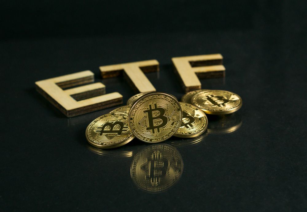 Биткоин-ETF потерял рекордную сумму в первый год после запуска